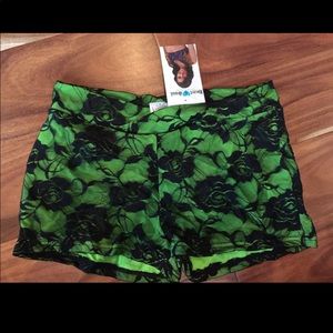 Heart & Soul dance shorts - youth medium